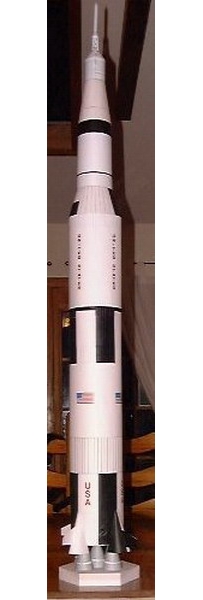 Real Spacecraft-Museum-quality Saturn V, over 4' tall. 1：96 scale